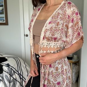 Alya Long floral robe NWT